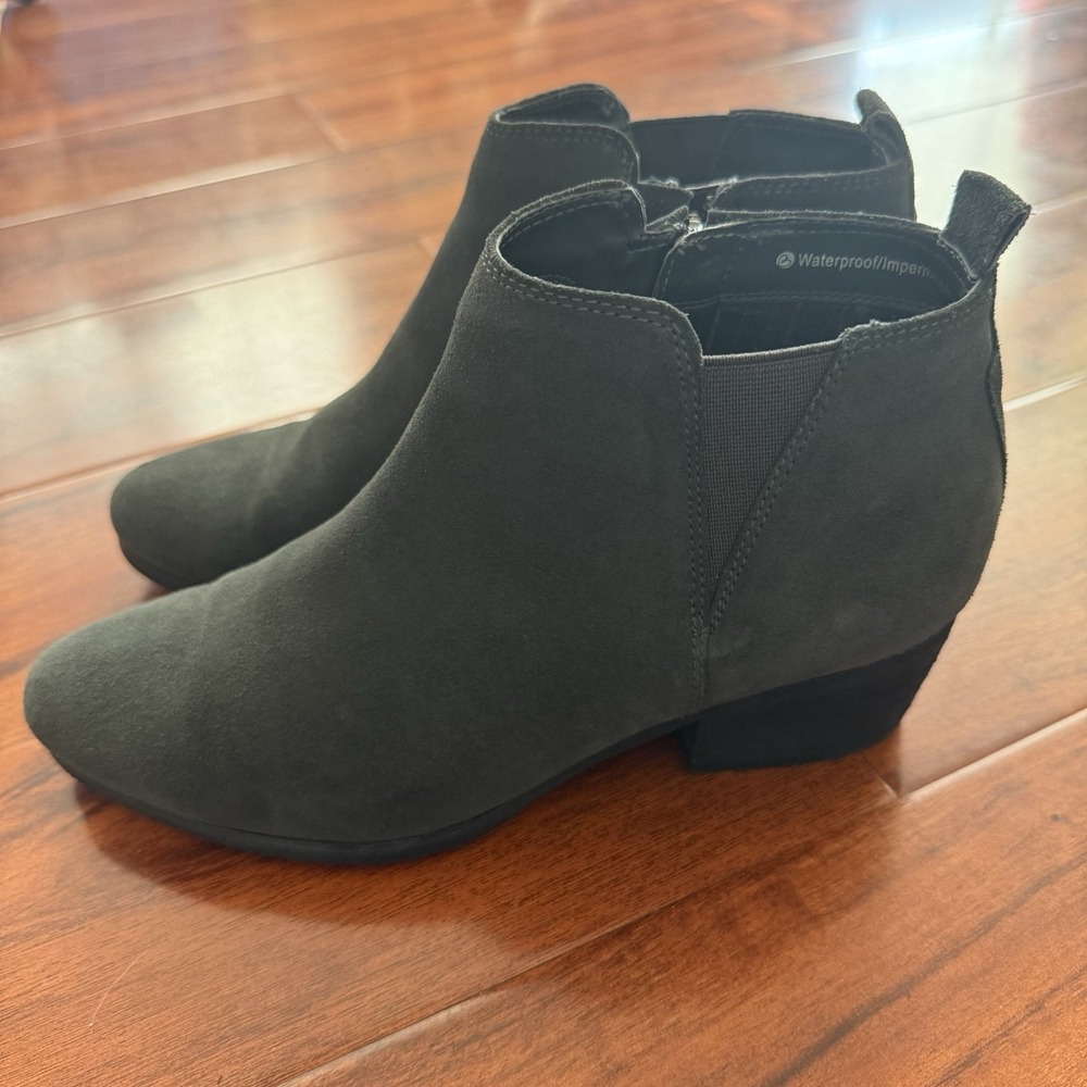 Blondo Ankle Boot Gazelle Suede Chelsea Strap Waterproof Gray Size 7.5M